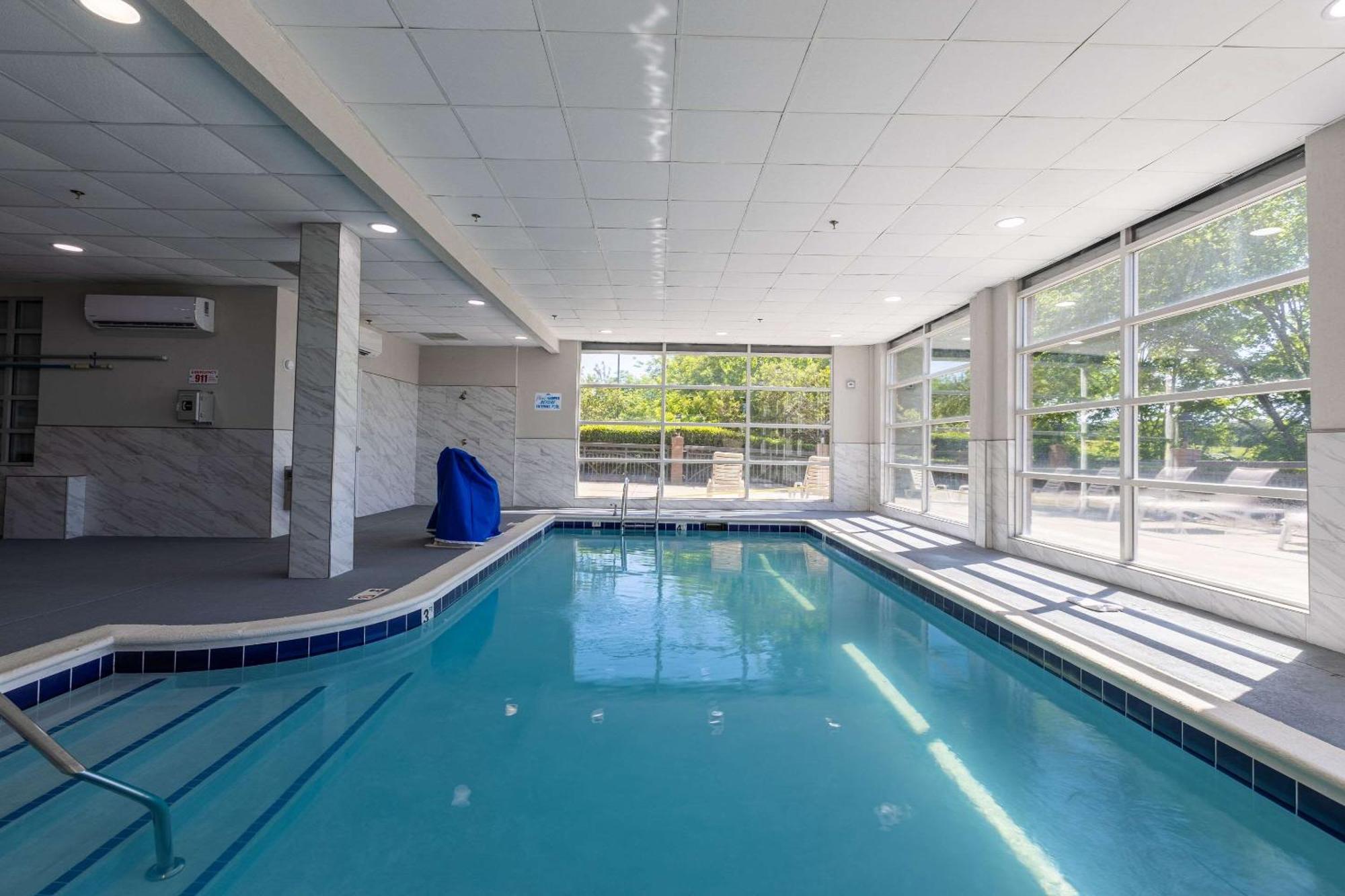 Country Inn & Suites By Radisson, Lake Norman Huntersville, Nc מראה חיצוני תמונה